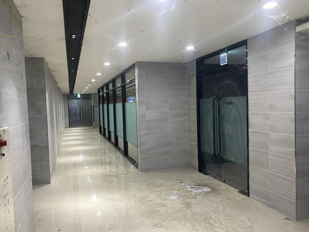 청전동 상가청소 시공 전 현장 상태