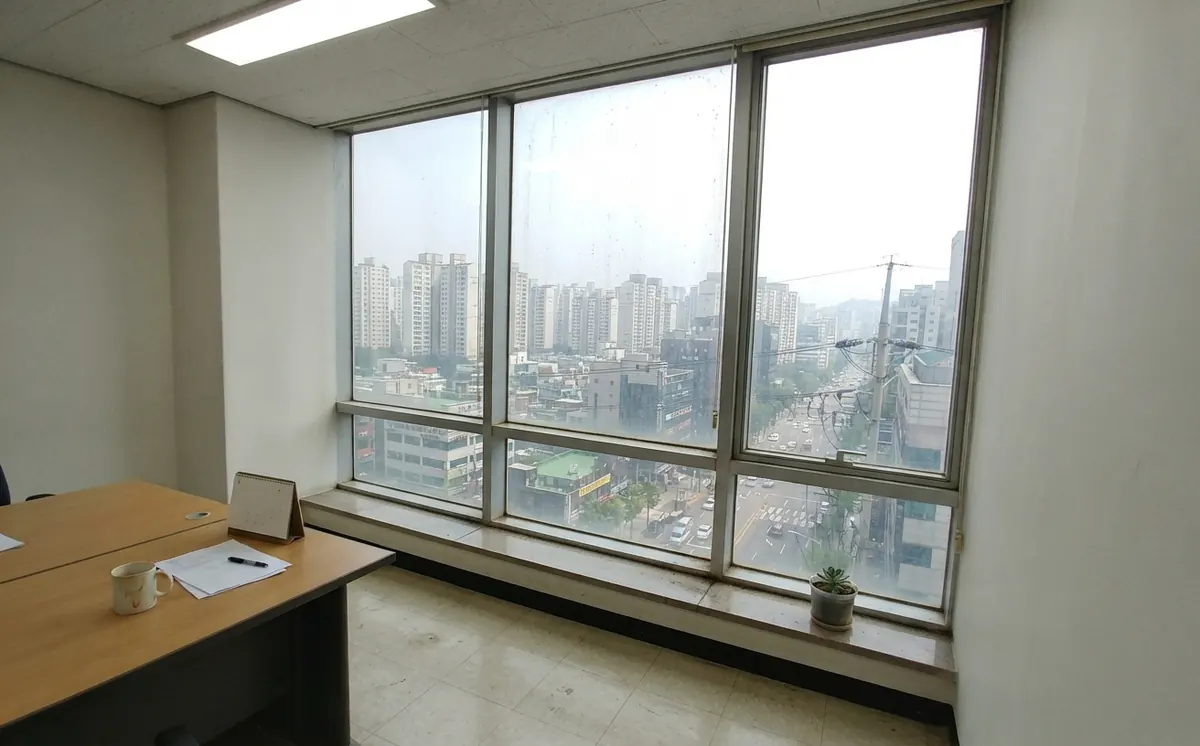 청파동 유리청소 시공 전 현장 상태